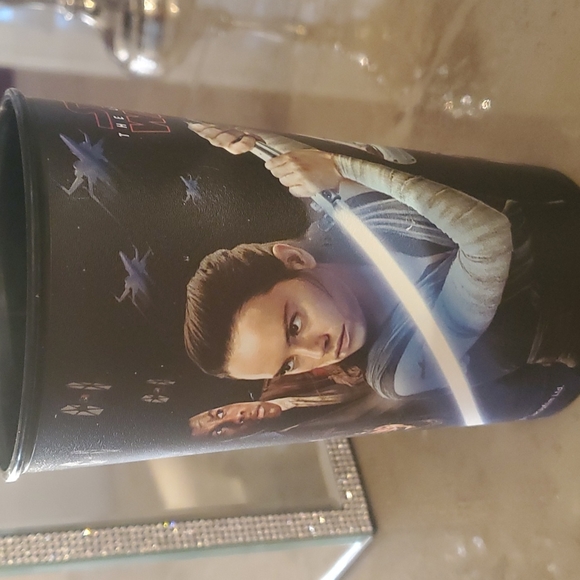 SALE! Star Wars The Last Jedi Cup - Picture 2 of 5
